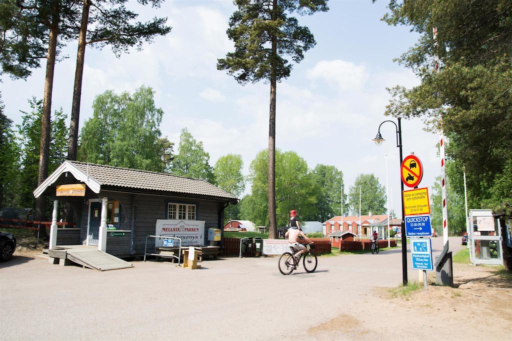 First Camp Mellsta-Borlaenge Hotel Bagian luar foto